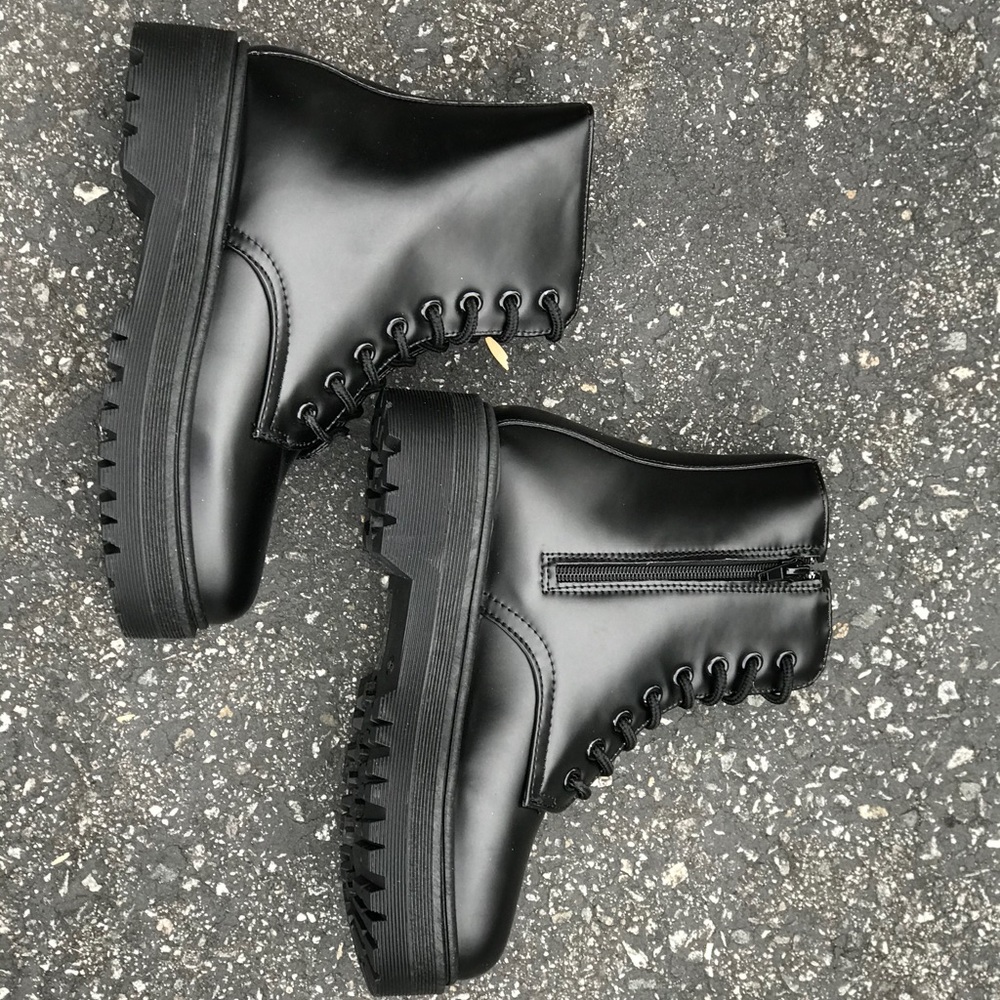 Size 8 LAST PAIR - Picture 4 of 5